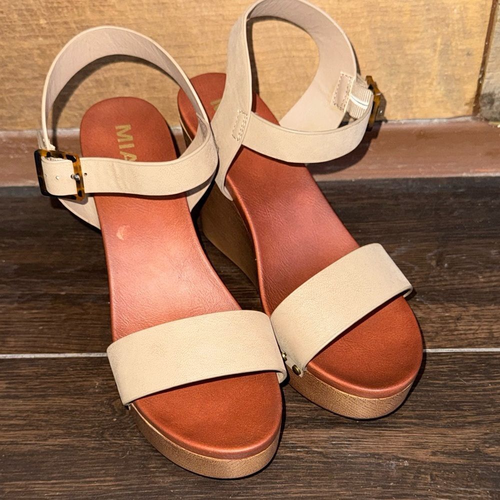 MIA SIENNA-WEDGE SANDAL Women's Tan Wedge Sandals
 New sz 10 - Picture 6 of 11